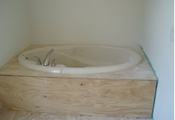SAOKING TUB READY FOR ON-SITE TILE